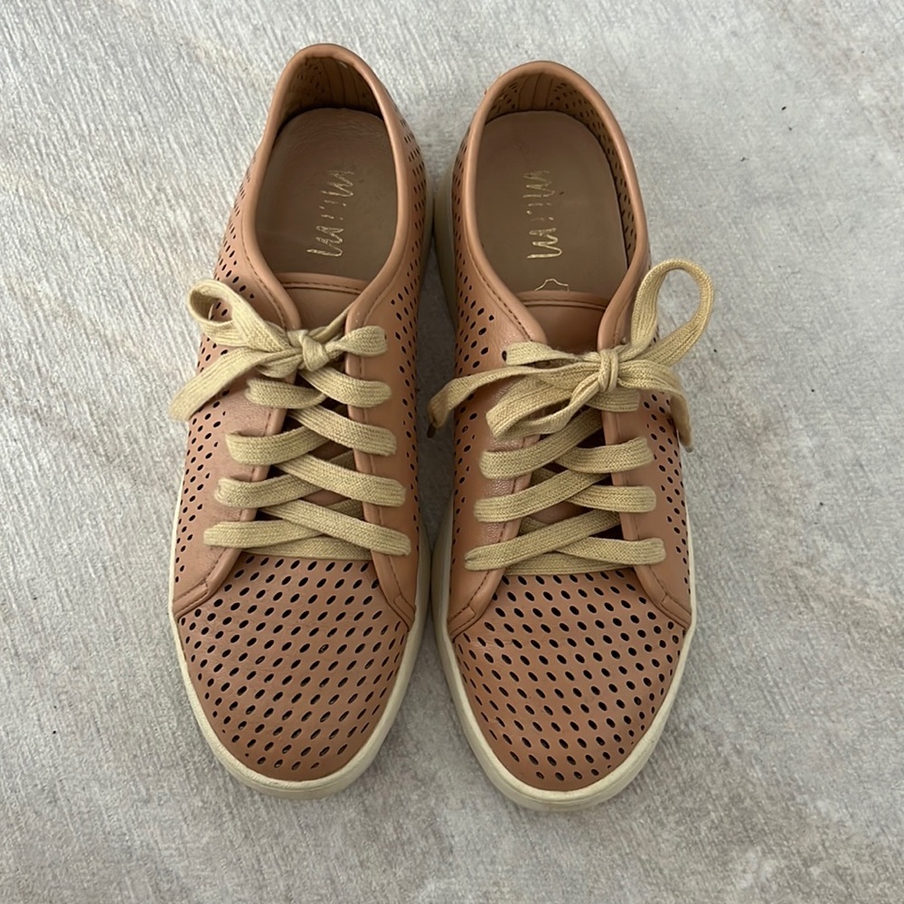 Sneakers from Vici